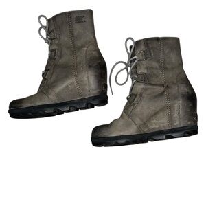 Sorel Women’s Dark Gray Boots